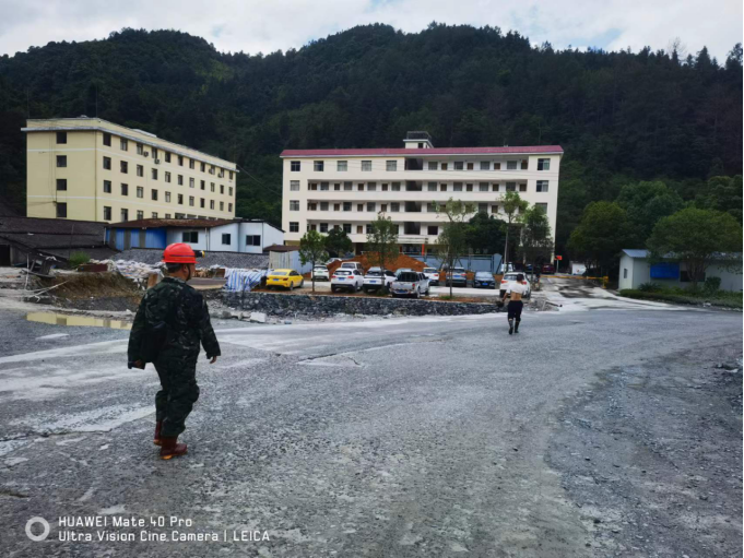 1711443207124321.jpg 1711443209717.jpg